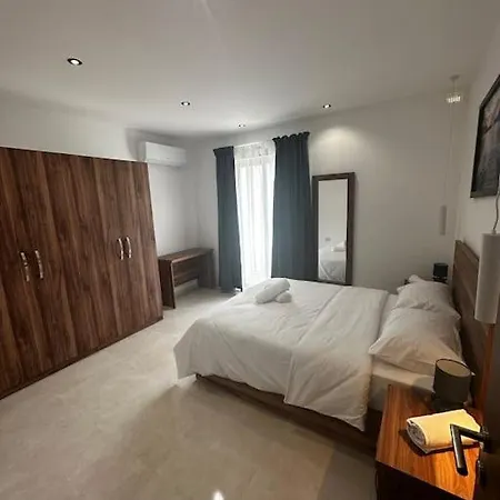 Bright 1 Bedroom In Noah Apartments, *