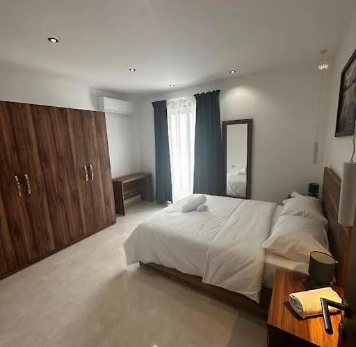 Bright 1 Bedroom In Noah Apartments, *